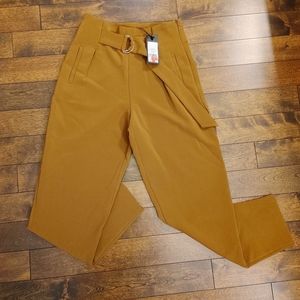 NWT Dynamite High Waist Cindy Pant with inserted Belt, Size 0